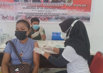 Program vaksinasi yang dilaksanakan di Polres Sangihe