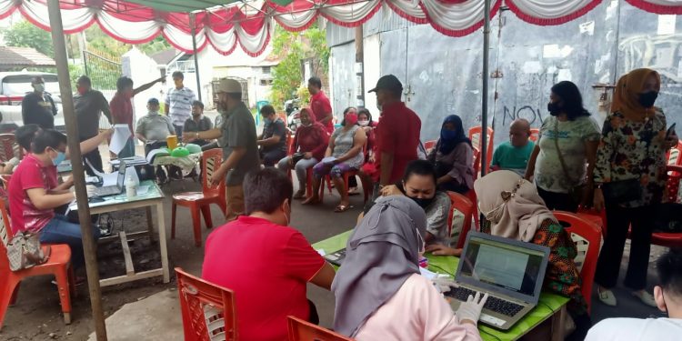 Lansia dan Kelompok Rentan Kelurahan Kampung Islam ikut Vaksinasi