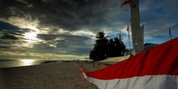 Bendera Merah Putih yang membentang di Pulau Perbatasan Miangas, Talaud. (Foto: Istimewa)