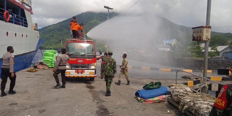 Satgas Penanganan Covid-19 Sitaro Lakukan Penyemprotan Disinfektan