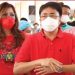 Kunjungan Walikota Manado Andrei Angouw dan istri ke lokasi vaksinasi di SMA Rex Mundi. (foto: istimewa)