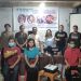 Peserta training dari DEM Sulut bersama para trainer dan pengurus AMSI Sulut foto bersama usai pelatihan jurnalistik. (foto: AMSI Sulut)