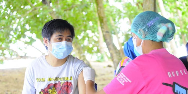 Polres Sangihe Gelar Vaksinasi di Objek Wisata