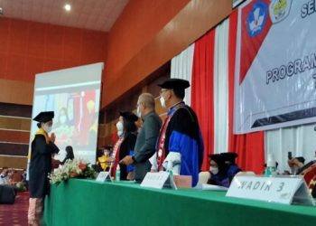 Acara Wisuda Polimdo tahun akademik 2020/2021 (Foto Meikel Barta1.com)