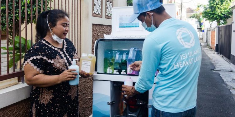 IWP dan Siklus Luncurkan Pilot Project Solusi Isi Ulang di Labuan Bajo