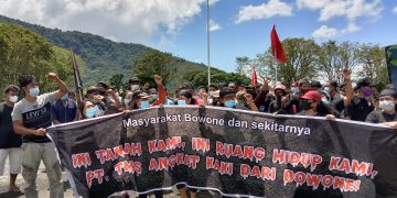 Masyarakat terdampak yang juga turun menyuarakan penolakan PT. TMS (Rendy/Barta1)