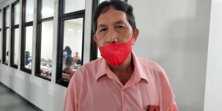 Pengabdian Masyarakat di Pulau Lembeh, Polimdo Bikin Lantainisasi