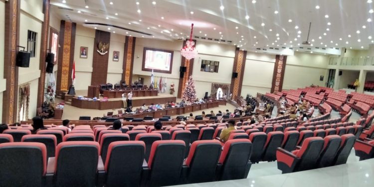 Banggar Tanyakan Penggunaan Kertas dan Natura ke TPAD Sulut