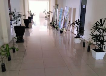 Pemandangan Berbeda di Gedung Politeknik Negeri Manado