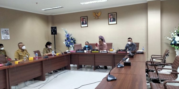 Wakil Ketua DPRD Sulut Pertanyakan Bantuan Laptop Bagi Siswa