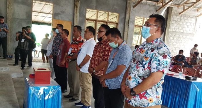 Pnt Gunfanus Takalawangeng (ujung kanan) setelah terpilih sebagai Ketua Kompelka P/KB KGMPI. (foto: istimewa)