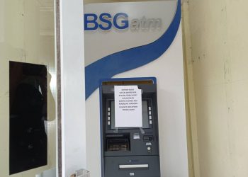 Foto : Salah satu mesin ATM BSG di Depan Kantor Bapelitbangda Sangihe yang mengalami gangguan ( Foto : Rendy/Barta1)