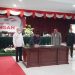 Penandatangan persetujuan bersama Ranperda pengelolaan keuangan daerah menjadi Perda. (Foto: Stenly/barta1)