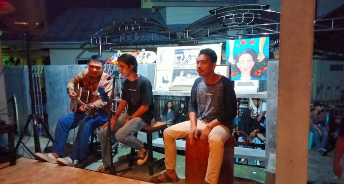 Aksi panggung dan amal yang digelar BPKel Oi Hidup Manado bersama San'S Coffe. (foto: Meikel/Barta1)
