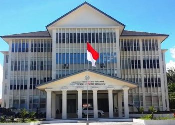 Gedung utama Politeknik Negeri Manado