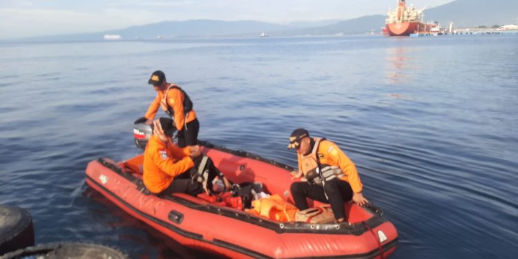 Perahu Terbalik di Perairan Bitung, 1 Meninggal dan Bayi 7 Bulan Hilang Terseret Arus