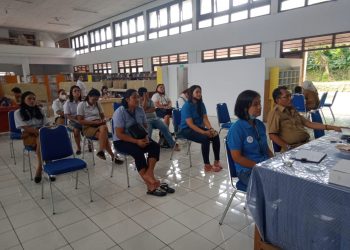 Foto : Kepala DPKD Kabupaten Kepulauan Sangihe saat mengikuti webinar Read Alout yang diselenggarakan oleh Rotary Club of Surabaya Persada (Dok : Rendy/Barta1)