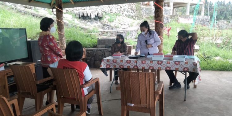 Agustine Kambey Terima Keluhan dari Petani Malalayang