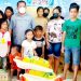 Jekmon Amisi SH bersama anak-anak di Panti Asuhan Gloria Matahit, Desa Matahit, Kecamatan Beo. (Foto: Sahabat JA)
