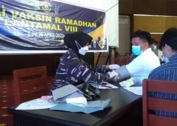 Lantamal VIII Manado Bersama Polimdo Gelar Vaksinasi Booster