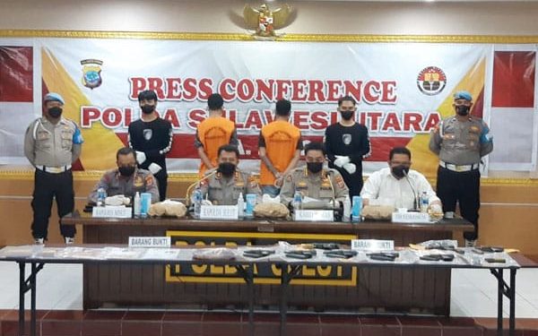 Press conference penangkapan penyelundupan senjata api, Jumat (20/5/2022) di ruang Tribrata Mapolda Sulut