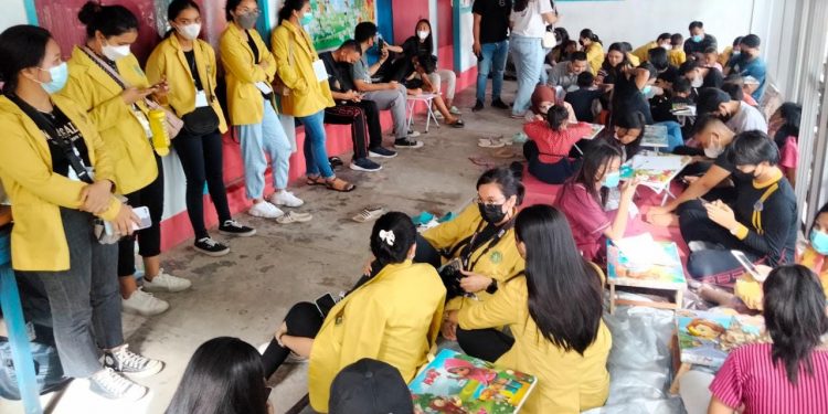 Anak-Anak Pedagang Pasar Bersehati Diajari Menyikat Gigi dan Mencuci Tangan