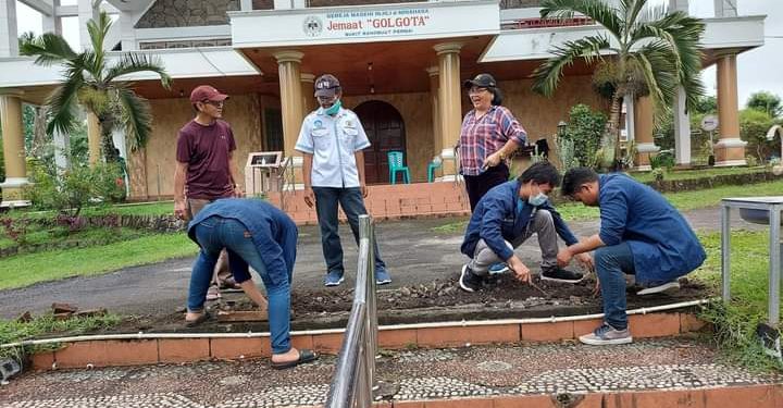 Teknik Elektro Polimdo Bekali Jemaat GMIM Golgota Malendeng Soal Instalasi Listrik