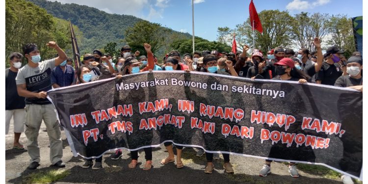 Foto : Perlawanan rakyat Sangihe kepada PT. TMS. (Rendy/Barta1)