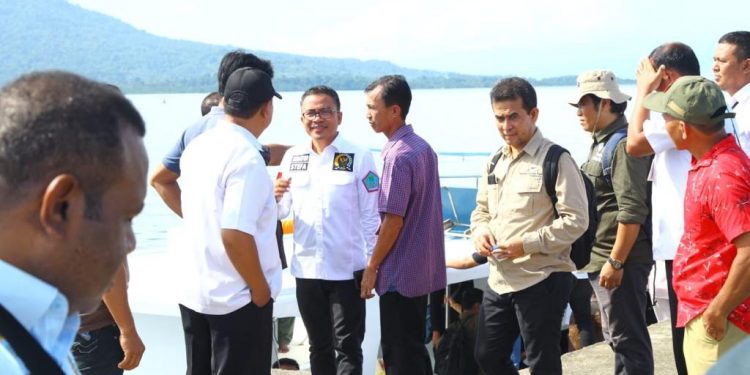 Didampingi Dua Kementerian, Senator Stefanus Liow Serap Aspirasi di Pulau Bunaken