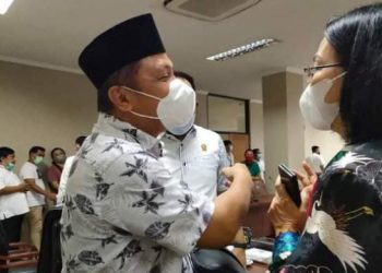 Pertemuan antara Ir James Tuuk dan Rektor Unsrat Manado, Ellen Kumaat (Foto Istimewa).