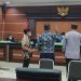 Foto : Dua mantan pejabat Kabupaten Kepulauan Sangihe, Ben Pilat dan Christoffel Hangau menjadi saksi mewakili masyarakat Sangihe dalam persidangan PTUN Manado. (Istimewa)