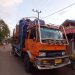 Truk Tronton yang memuat alat berat PT. TMS berstiker MT Membeara dan Bidadari. (Rendy/Barta1)