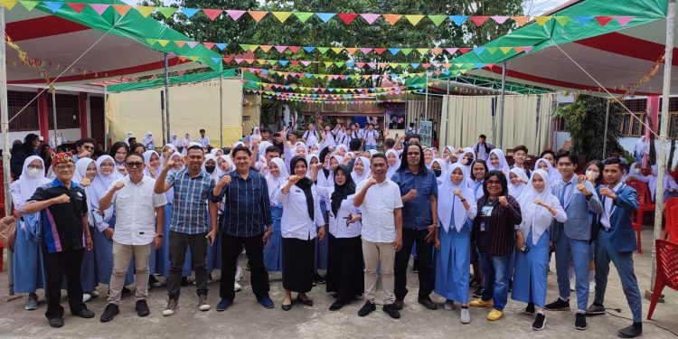 Pelatihan Jurnalistik di SMK Negeri 1 Kotamobagu, Siswa Diajak Identifikasi Berita Hoaks