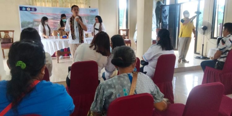 Jurusan AB Polimdo Kawal Kelurahan Molas Menuju Pasar Tradisional Pariwisata