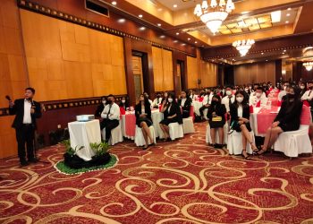 Prodi MB Jurusan AB Polimdo Laksanakan Praktek Etika Makan