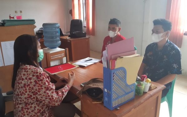 Kabid Dinas Perindustrian dan Perdagangan dan Dinas Koperasi dan UMKM Kabupaten Talaud,