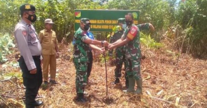Kodim 1312/Talaud kembali menggelar aksi menanam pohon, Selasa (26/04/2022).