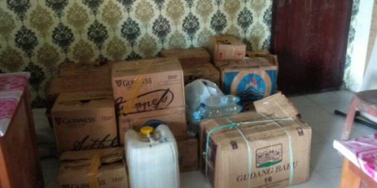 Barang bukti miras yang diamankan oleh personel Polres Kepulauan Talaud.