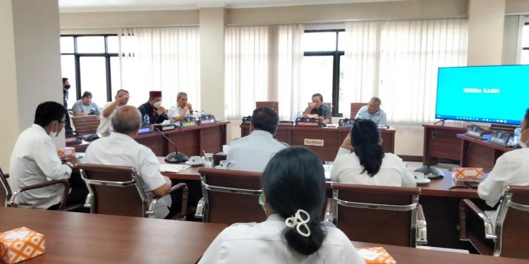 Irigasi Sangkub Disentil, Tuuk Minta Kepala BWSS I Cari Anak Buahnya