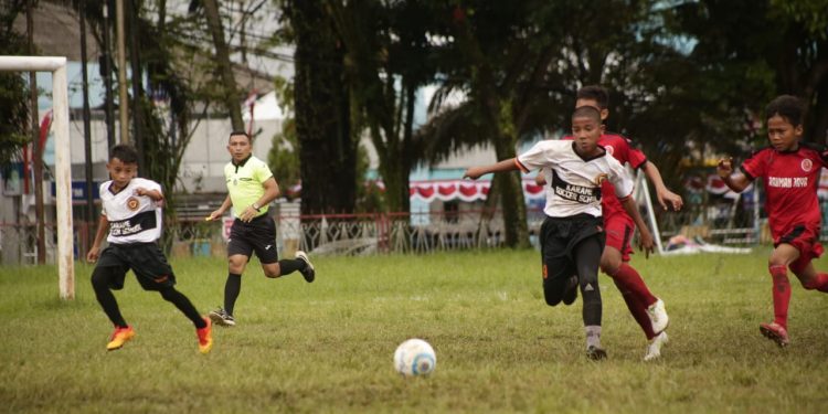 Kalahkan KSS Manado, Aruman Jaya Juara BTM-FORWARD Football Cup 2022