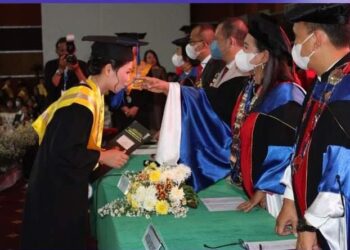 Mareyke Alelo Sebut Lulusan Jangan Cepat Puas Tapi Selalu Berbenah