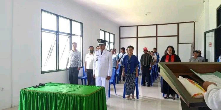 Prosesi pemberhentian Kepala Desa dan pengangkatan penjabat Kepala Desa Perangen.