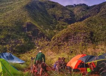 Pendakian Gunung Piapi (Foto Ningsi Maariwuth).