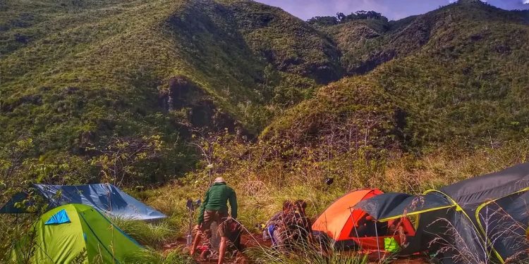 Pendakian Gunung Piapi (Foto Ningsi Maariwuth).