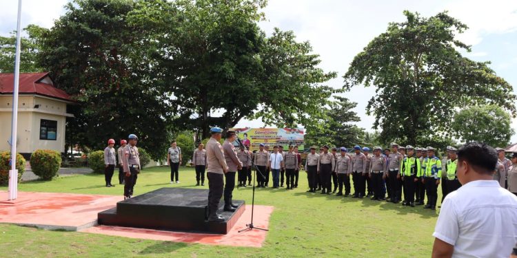 Kapolres Kepulauan Talaud AKBP Dandung Putut Wibowo,SIK, SH, MH, saat menyampaikan arahan Presiden RI.