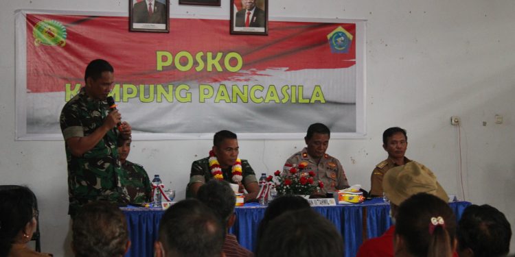Dandim 1312/Talaud, Letkol Inf Sigfried W. Panaha, S.Sos saat memberikan sambutan.