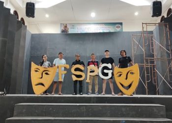 Panitia lomba teater makin memantapkan kesiapan hingga hari-H. (foto: Barta1)