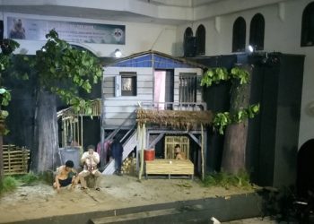 Penampilan salah satu kelompok teater di lomba seri A. (foto: Barta1)