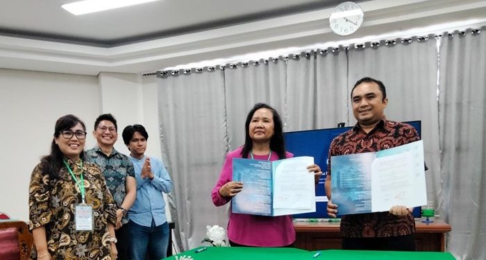 Penandatangan MOU Politeknik Negeri Manado bersama PLN. (foto: Meikel/Barta1)