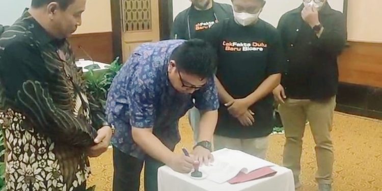 AMSI Sulut – Pemkot Manado MoU Literasi Digital Melalui Pengelolaan Cek Fakta